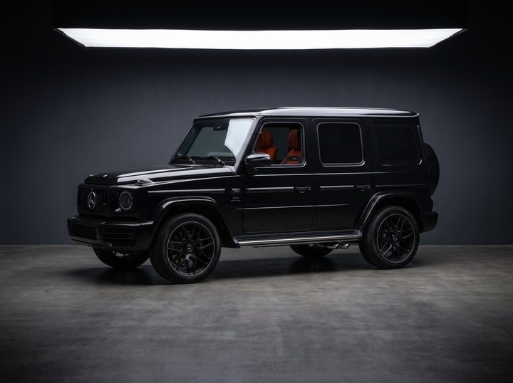Black Mercedes-AMG G 63, low front three-quarter